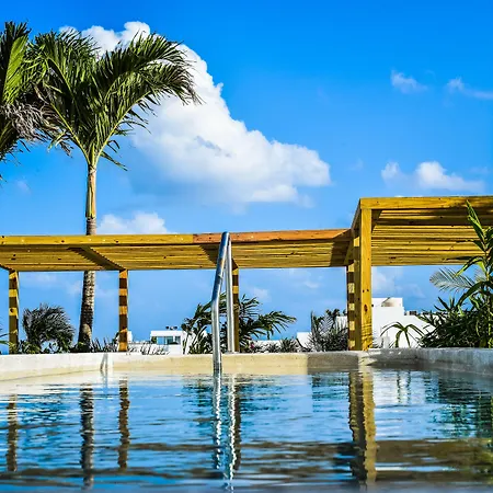 Newport House Playa Boutique Hotel